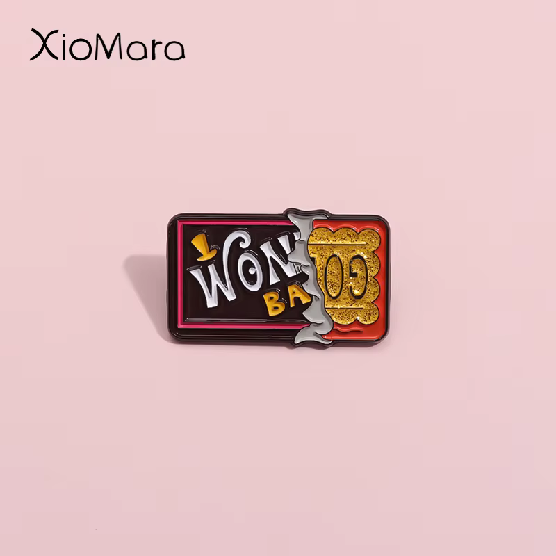 Broches en émail pour billets VIP dorés