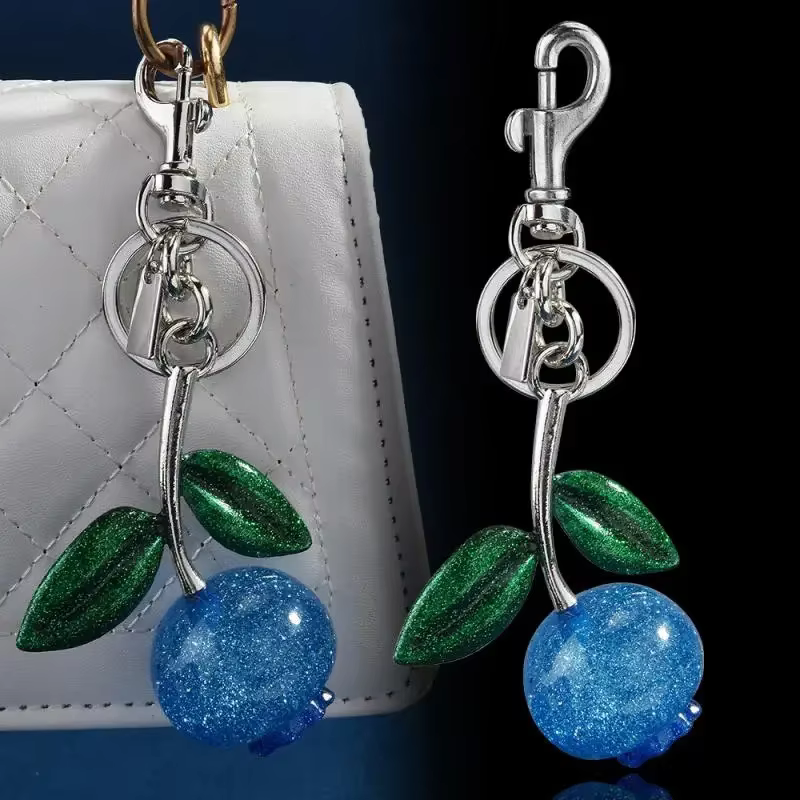 Porte-clés pendentif cerise myrtilles scintillantes