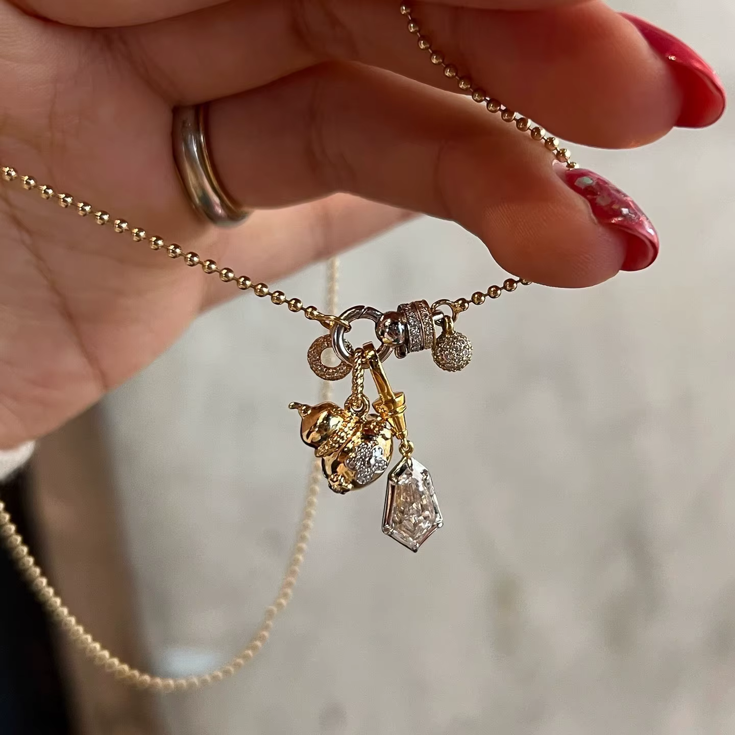 Collier multi-pendentif brillant à la mode pour femmes