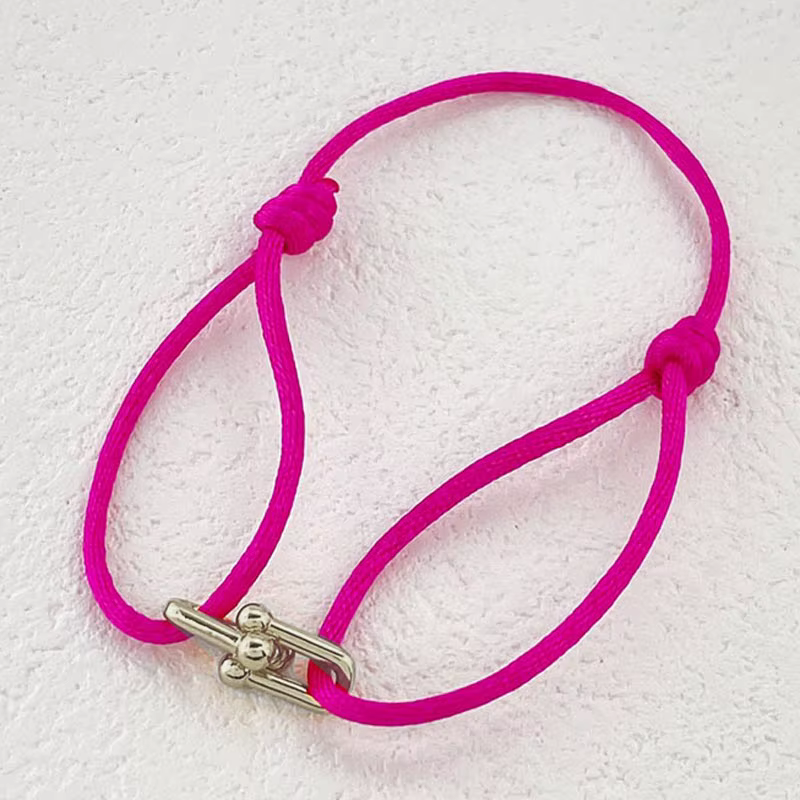 Bracelet tressé réglable en corde avec fermoir en U en forme de fer à cheval
