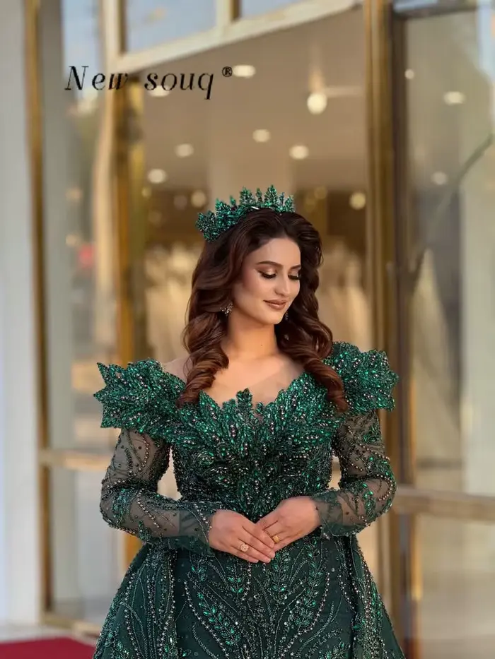 Robes de soirée formelles de Dubaï en deux pièces personnalisées pour femmes musulmanes, avec cristaux de luxe vert émeraude et perles, pour mariages et fêtes